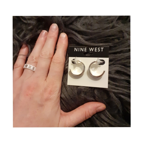 💕NWT Nine West Hoop Earrings - Picture 5 of 5